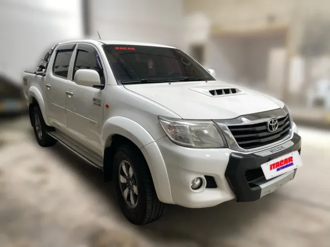 Toyota Hilux CD SRV 4X4 3.0 8V 116cv TB Diesel 2014