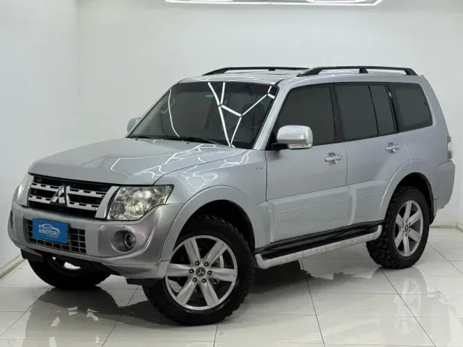 Mitsubishi Pajero Full HPE 3.2 4X4 2013 7 LUGARES COMPLETO BAIXO KM 4 PNEUS NOVOS