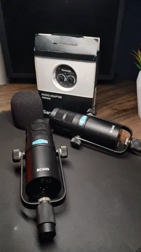 Kit podcast microfone dinâmico, mixer e br