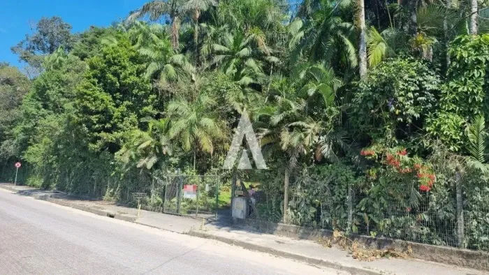 Terreno à venda no bairro São Marcos em Joinville, por R$ 1.550.000.00.
