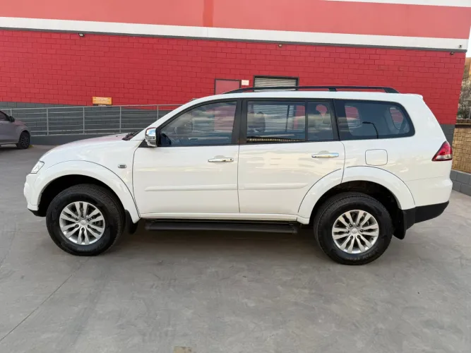 Mitsubishi Pajero HPE 3.2 4X4 T.i. Dies. 5P Aut. 2016