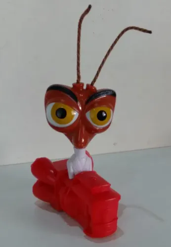 Boneco Dr. Barata de "Monstros VS Aliens"