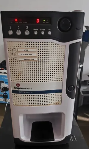 MÁQUINA DE FAZER BEBIDAS EXPRESSAS Vending machine