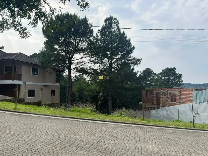 Terreno em Gramado á venda.