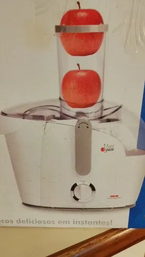 Juicer 'Fast Juice' - Faça sucos deliciosos em instantes!