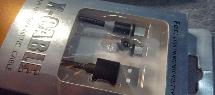 Cabo USB magnético, 1mt e com 3 pontas