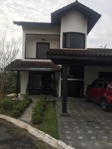 Sobrado à venda em Cotia, Chácara Roselândia, com 3 quartos, com 200 m²