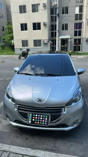 Peugeot 208 Griffe 1.6 16V Automático 2016 - Completo, Revisado e Muito Confortável