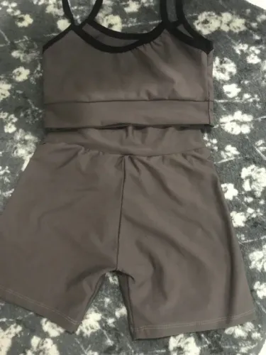Roupa de academia