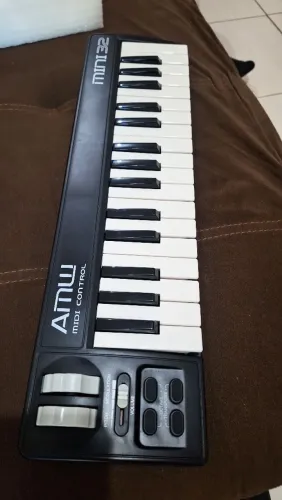 Controlador AMW Mini 32 (Midi) na caixa (novíssimo)