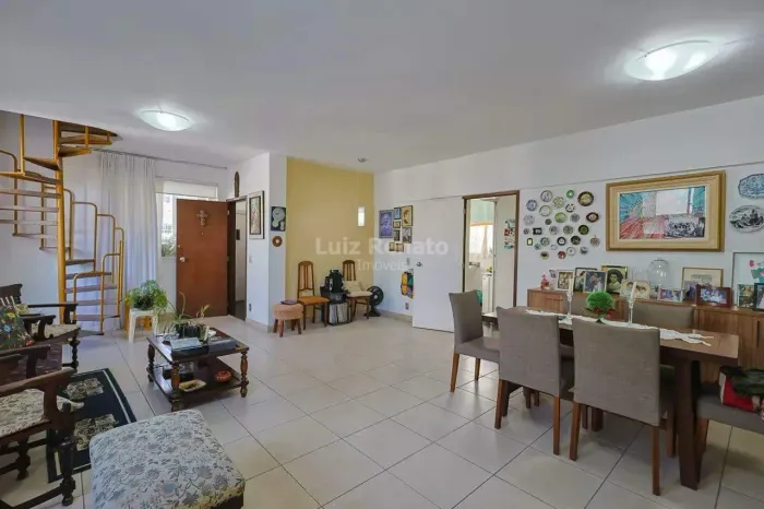 Cobertura à venda no bairro Coração de Jesus