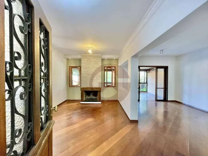 Casa com 3 Suítes à venda, 455 m² por R$ 2.240.000 - Granja Viana - Carapicuíba/SP