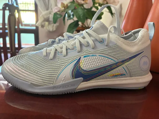 Chuteira Nike mercurial tamanho 37 - 24cm