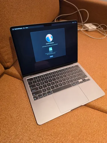 MacBook Air M2 16GB RAM