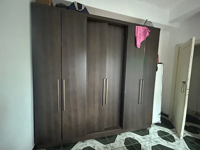 GUARDA ROUPA MARROM 