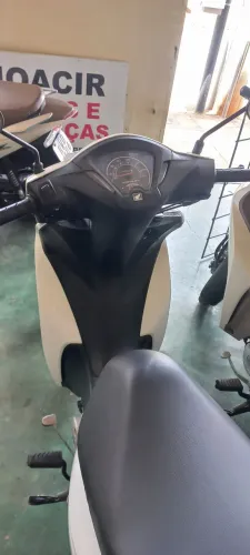 Biz 2018 branca 110i