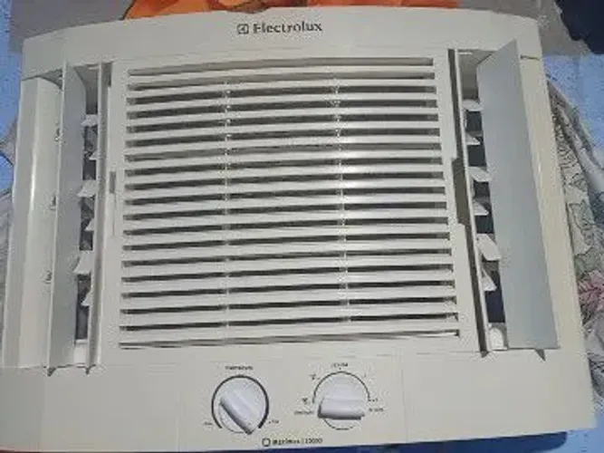 Ar condicionado Electrolux 7500 btus 220 volts gelando bem valor r$ 380 à vista