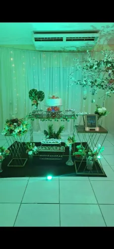 Mesas de festa. Trio para decoração 