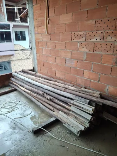 vende-se escoras para laje.