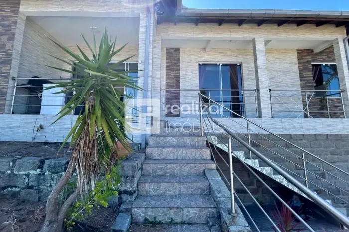 Casa quintal compartilhado 3 quartos no bairro Morro das Pedras Florianópolis