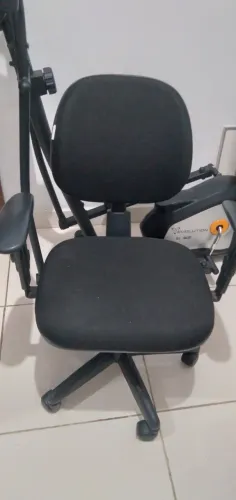 Cadeira de Escritório tamanho médio