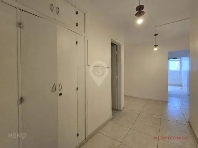 Sala Comercial 33m² com Divisórias | 1 Vaga | Ideal para Consultório ou Advocacia | Av. Br