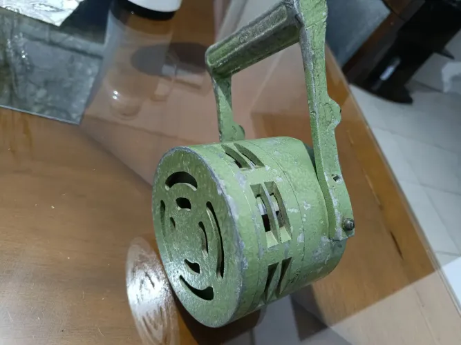 Sirene a manivela antiga marca Rotan 