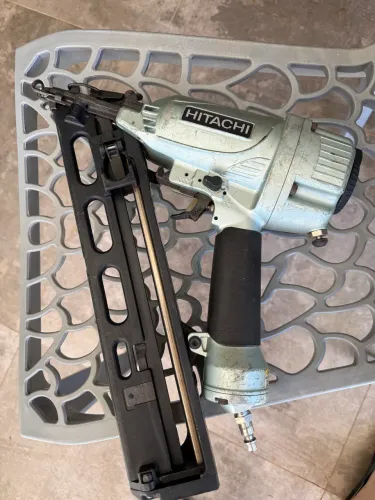 Pistola de acabamento Nailer Hitachi