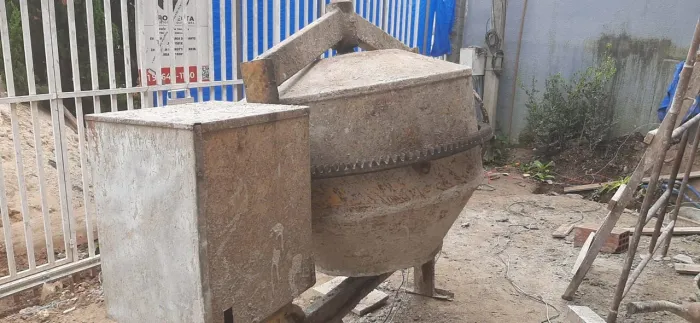 Vende-se Betoneira 400L