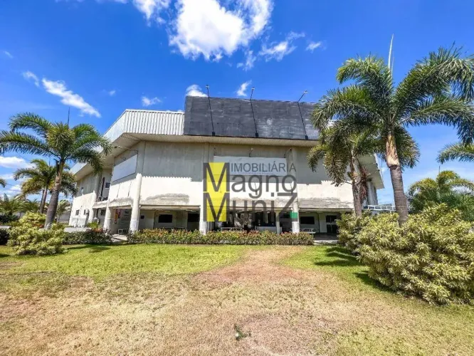Adquira uma faculdade completa de 34.000m² pronta para o uso com mais de 10 cursos aprovad
