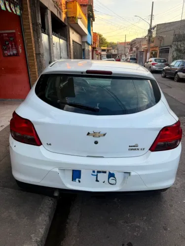 Chevrolet Onix Hatch LT 1.4 8V Flex Power Mec. 4P 2015