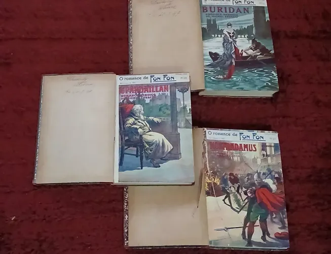 PEQUENA COLEÇÃO DE REVISTAS ANTIGAS/ROMANCE FON FON