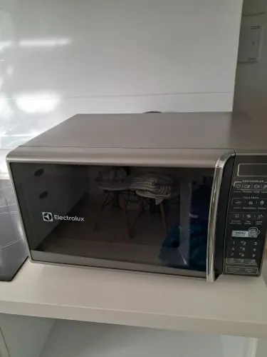 Microondas Electrolux MS37R 27 litros usado