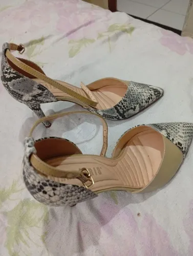 vendo um sapato bem confortável número 35,36
