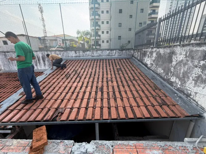 Cobertura completa para garagem e outros