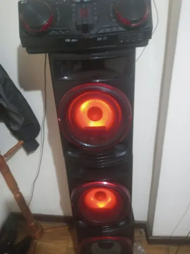 Som Lg xboom. ( centro jf)