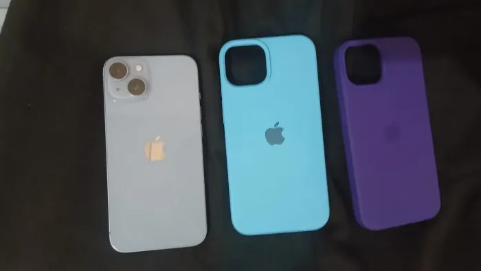 iPhone 14 azul todo bom