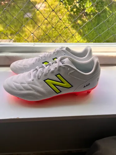 Chuteira De Campo Masculina New Balance 442 V2 Academy Fg