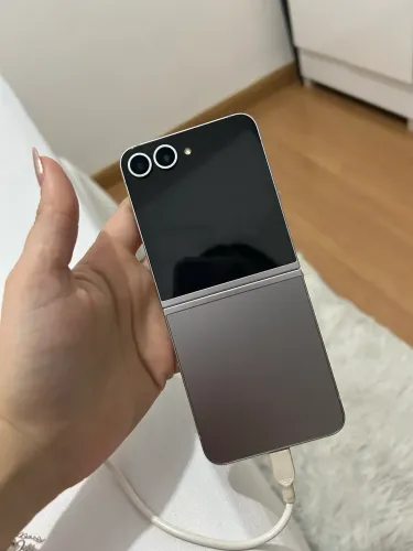 Celular Z Flip 6