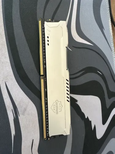 1X MEMÓRIA RAM DDR4 8GB 3200MHZ