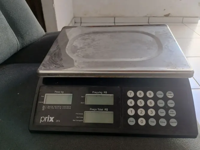Vende-se balança digital 