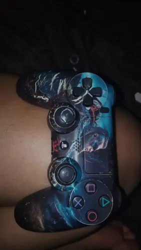 Ps4 com um controle 3 jogos mídia física e alguns mídia digital
