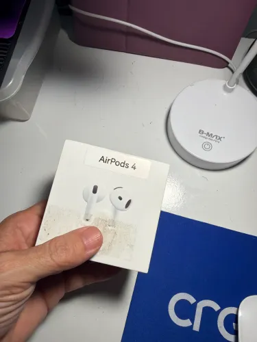 AirPods 4