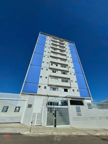 Studio mobiliado e com garagem para alugar no Maracanãzinho em Anápolis-GO.