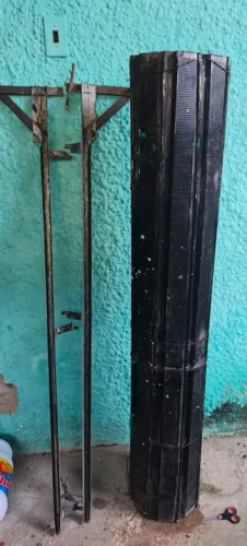 Vendo porta de rolar de balcão em boas condições 