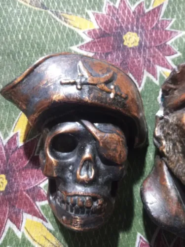 Escultura de gesso com revestimento em bronze
