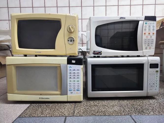 Lote 4 microondas para reparo - valor negociável 