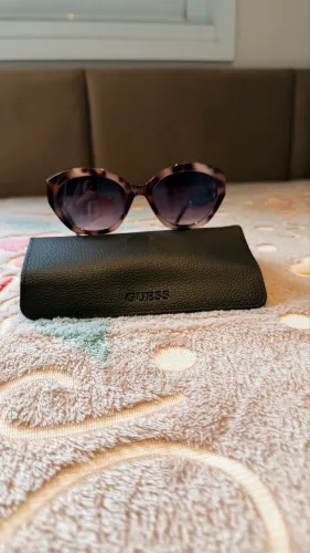 Óculos de sol Guess original marrom tartaruga