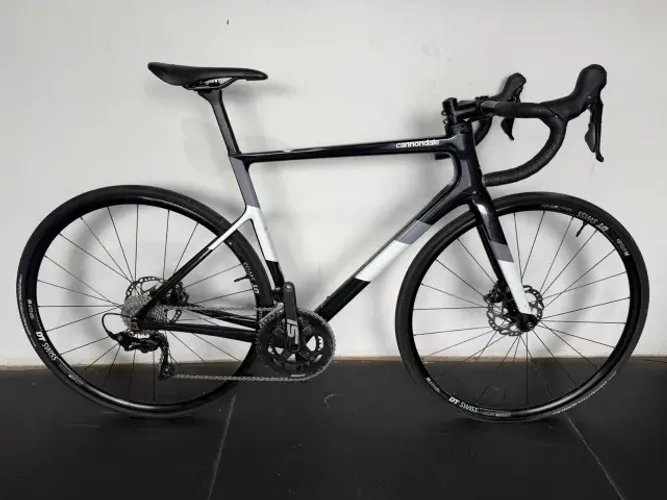 Cannondale SuperSix EVO - Tamanho 54 | Shimano 105 11v | DT Swiss
