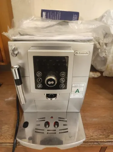 Cafeteira Delonghi Ecam 23.210 Automática Nova Sem Uso 127v